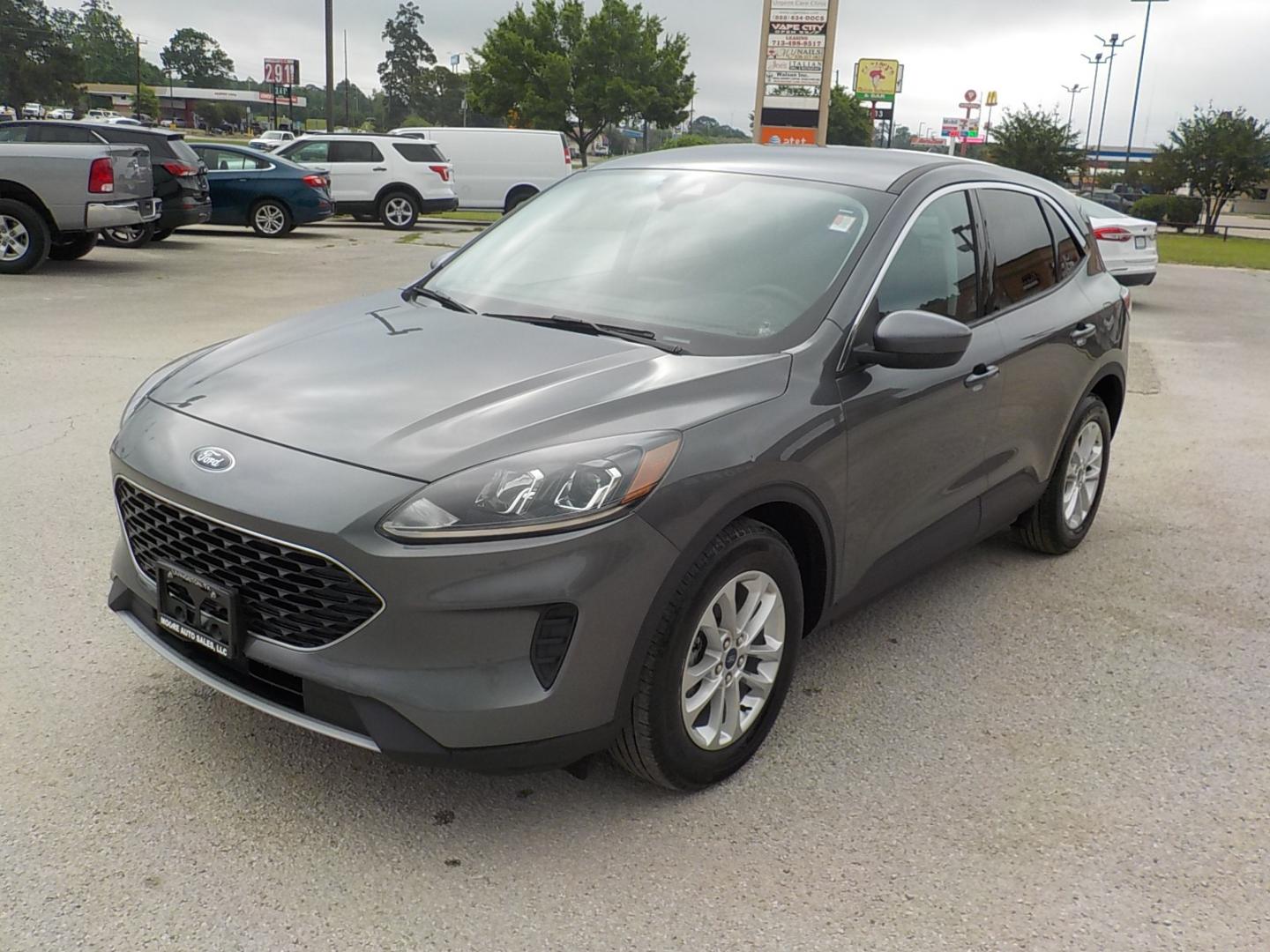 2021 Gray /Lt gray Ford Escape (1FMCU0G66MU) , Auto transmission, located at 1617 W Church Street, Livingston, TX, 77351, (936) 327-3600, 30.710995, -94.951157 - These vehicles get over 30 mpg on the highway!! - Photo#3